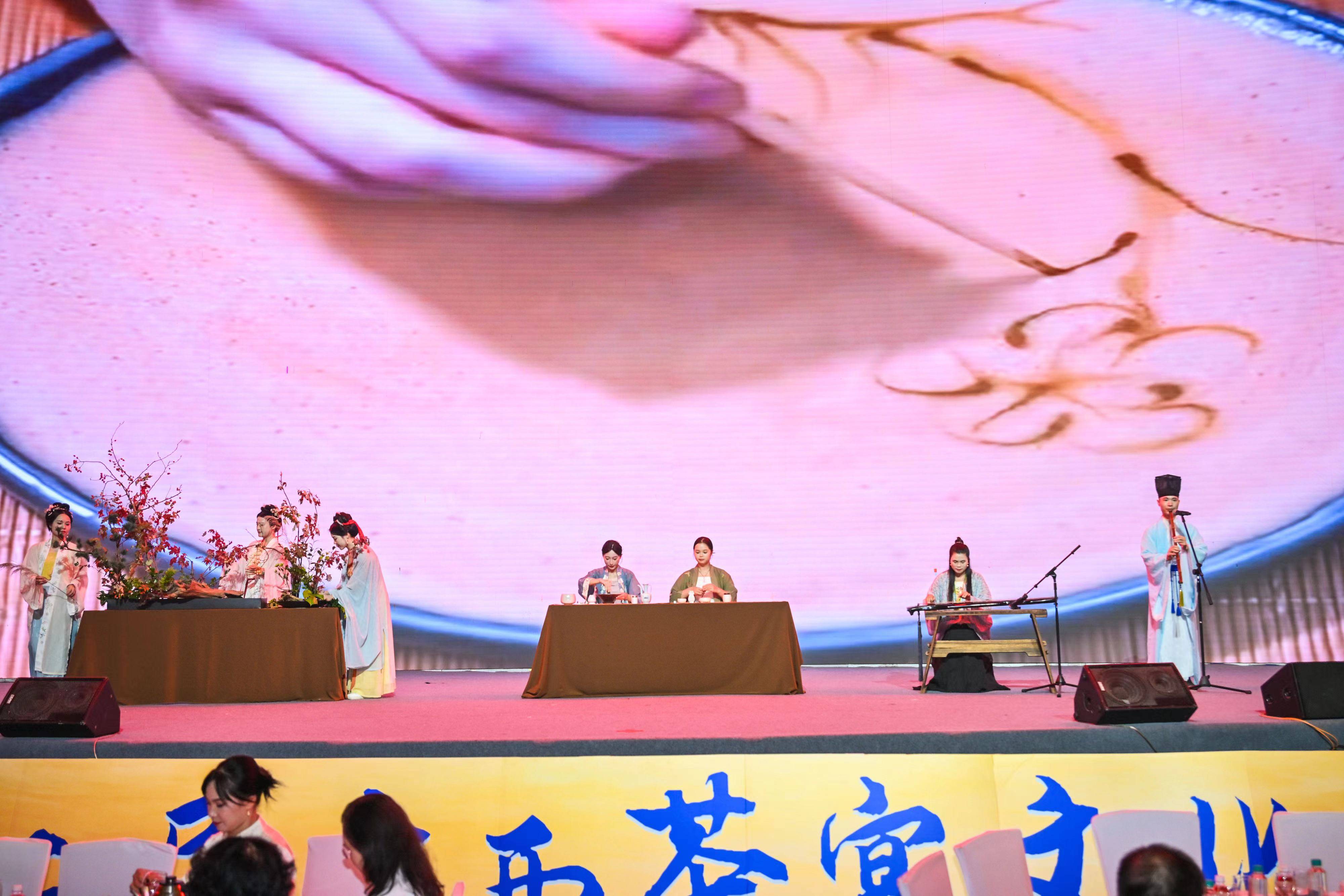 第二届广西茶宴文化节在南宁盛大开启ky开元棋牌茶香袅袅 桂韵悠悠——(图2) 第二届广西茶宴文化节在南宁盛大开启ky开元棋牌茶香袅袅 桂韵悠悠——(图2)